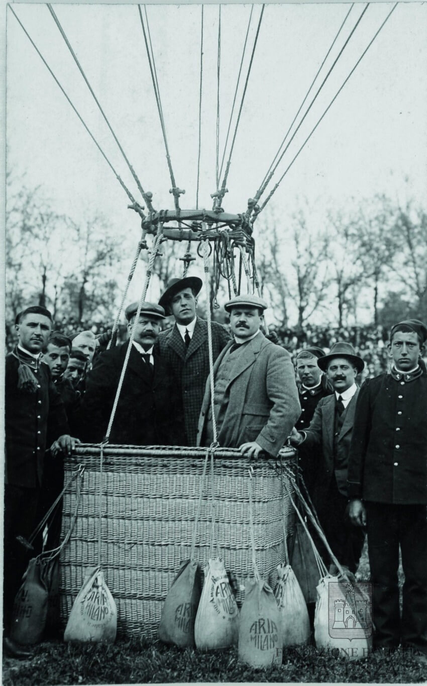Guido Piacenza (a destra) prima di un’ascensione, Milano , 1908 ca.