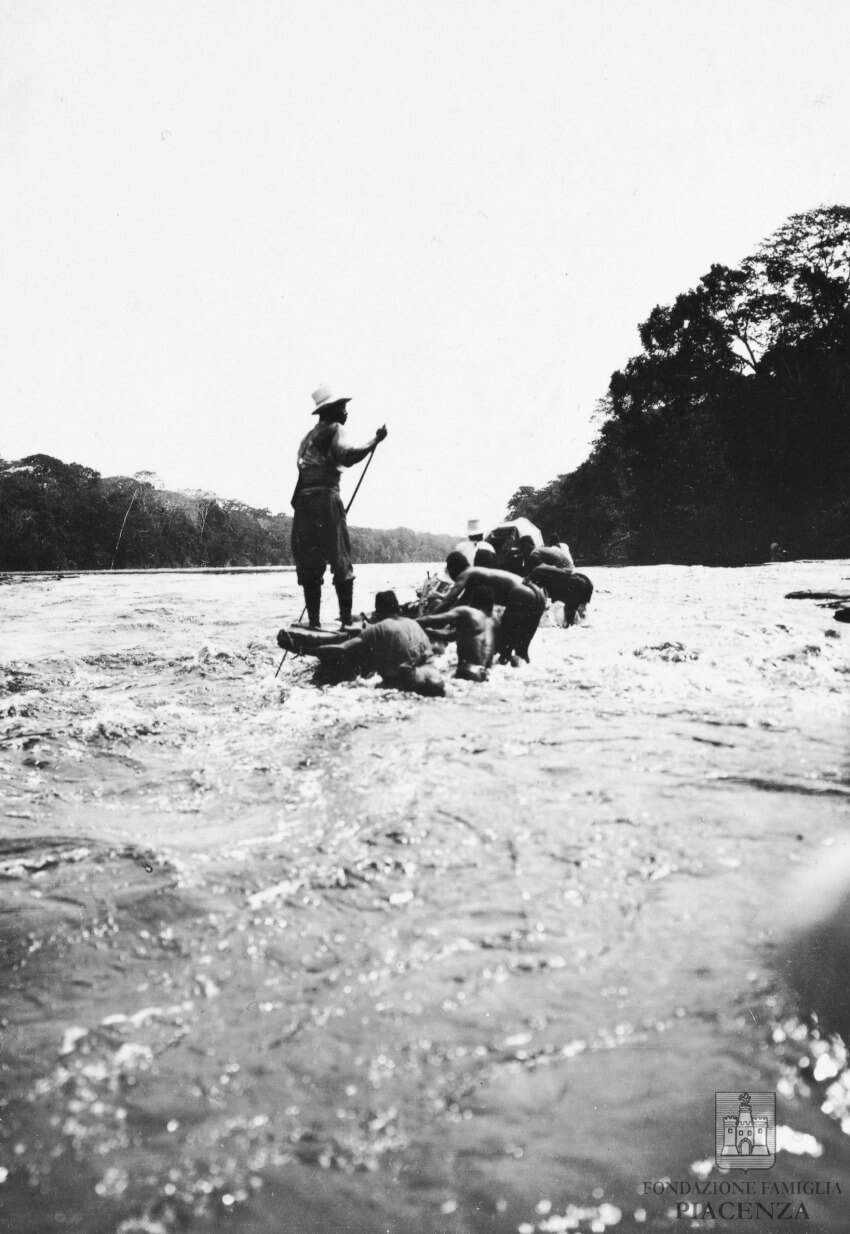 Attraversamento delle rapide sul fiume Rubi